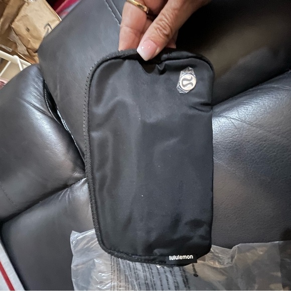 Lululemon Black Belt Bag - Picture 4 of 5